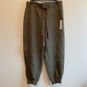 Mid Rise Jogger | Size M